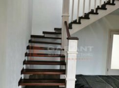 деревянная г-образная лестница